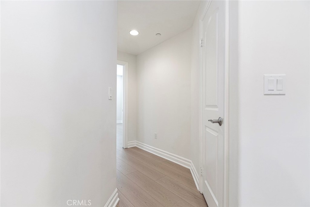 15206 Burbank Boulevard 107