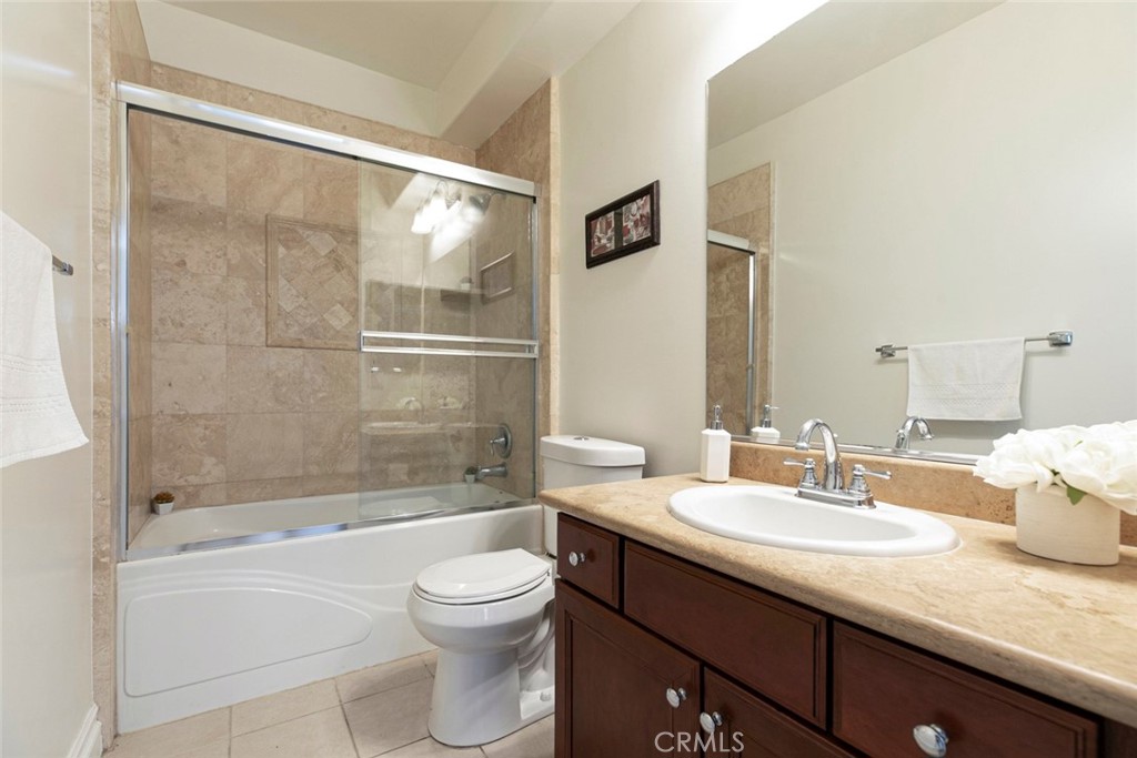 15206 Burbank Boulevard 107
