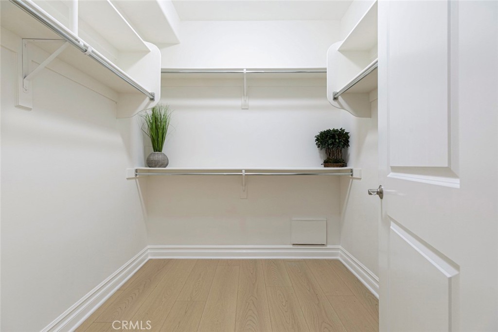 15206 Burbank Boulevard 107