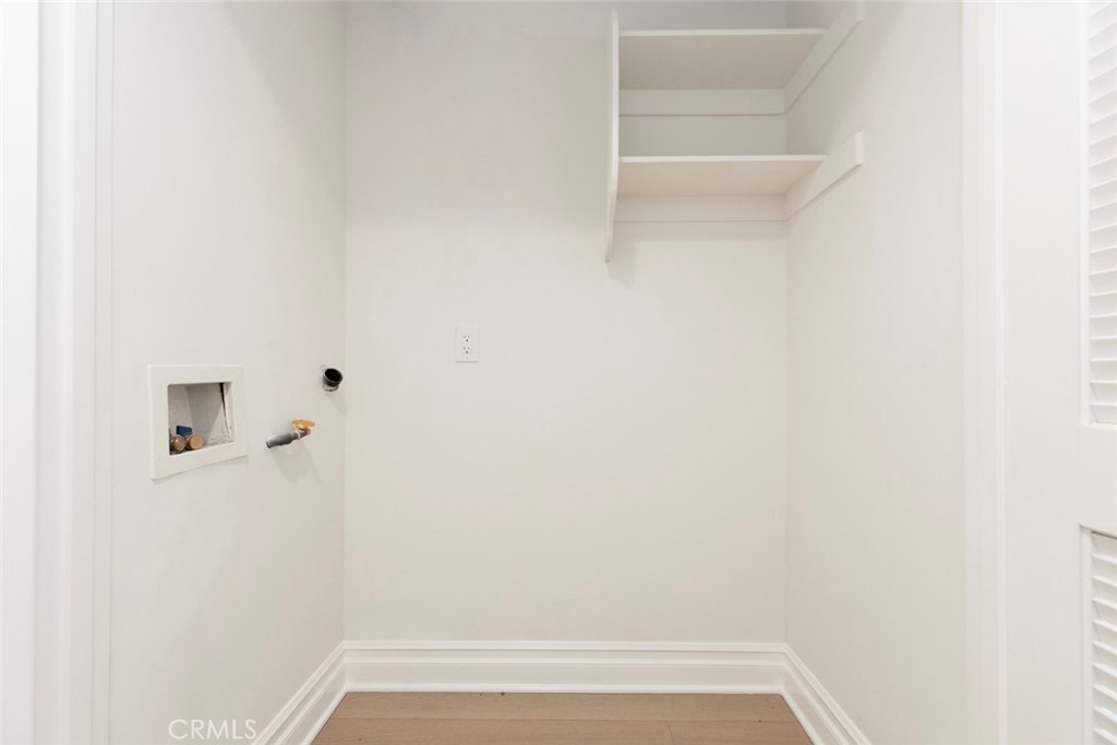 15206 Burbank Boulevard 107