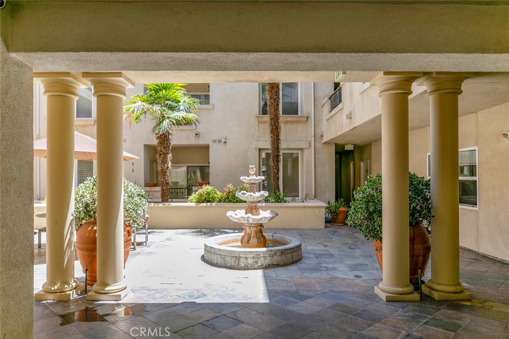 15206 Burbank Boulevard 107