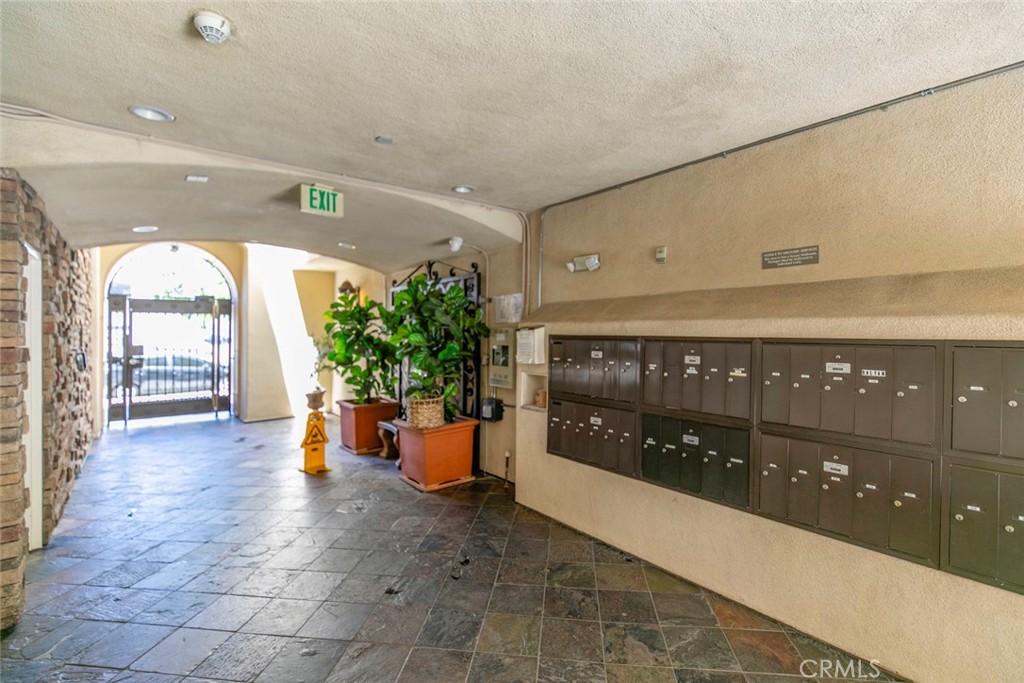 15206 Burbank Boulevard 107