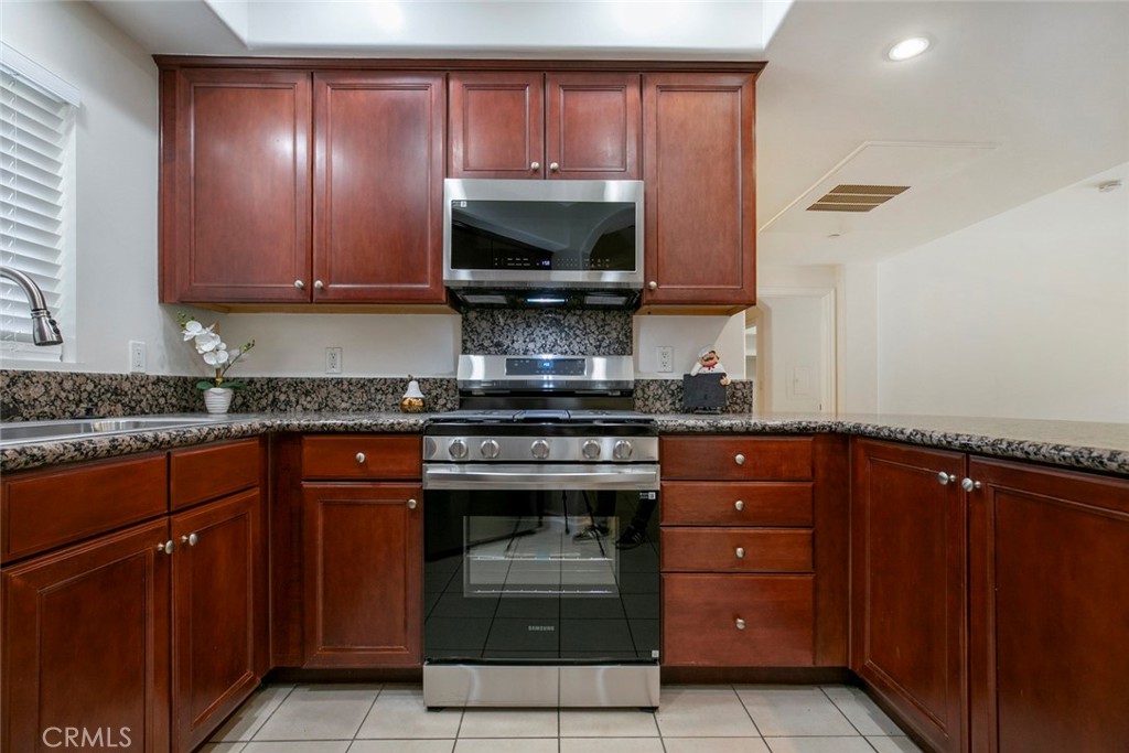 15206 Burbank Boulevard 107