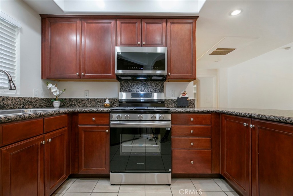 15206 Burbank Boulevard 107