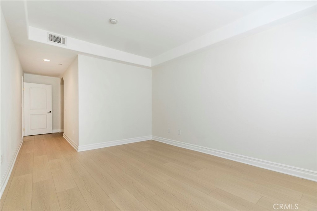 15206 Burbank Boulevard 107