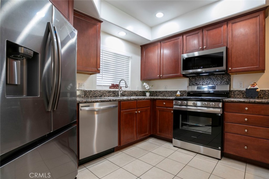 15206 Burbank Boulevard 107