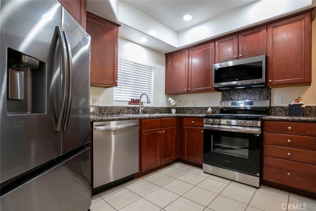 15206 Burbank Boulevard 107