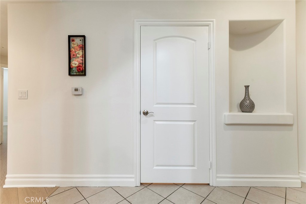 15206 Burbank Boulevard 107