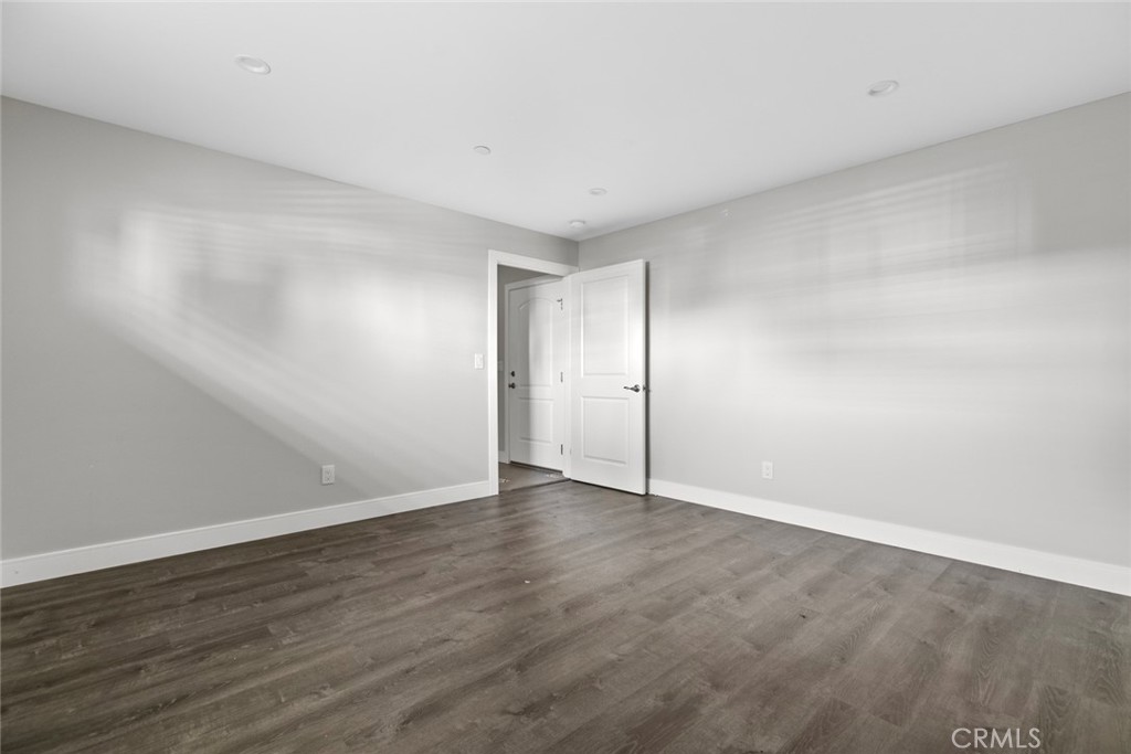 14436 1/2 Tiara Street