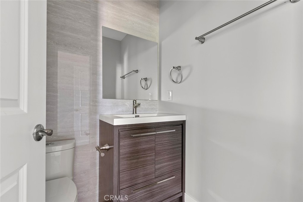 14436 1/2 Tiara Street