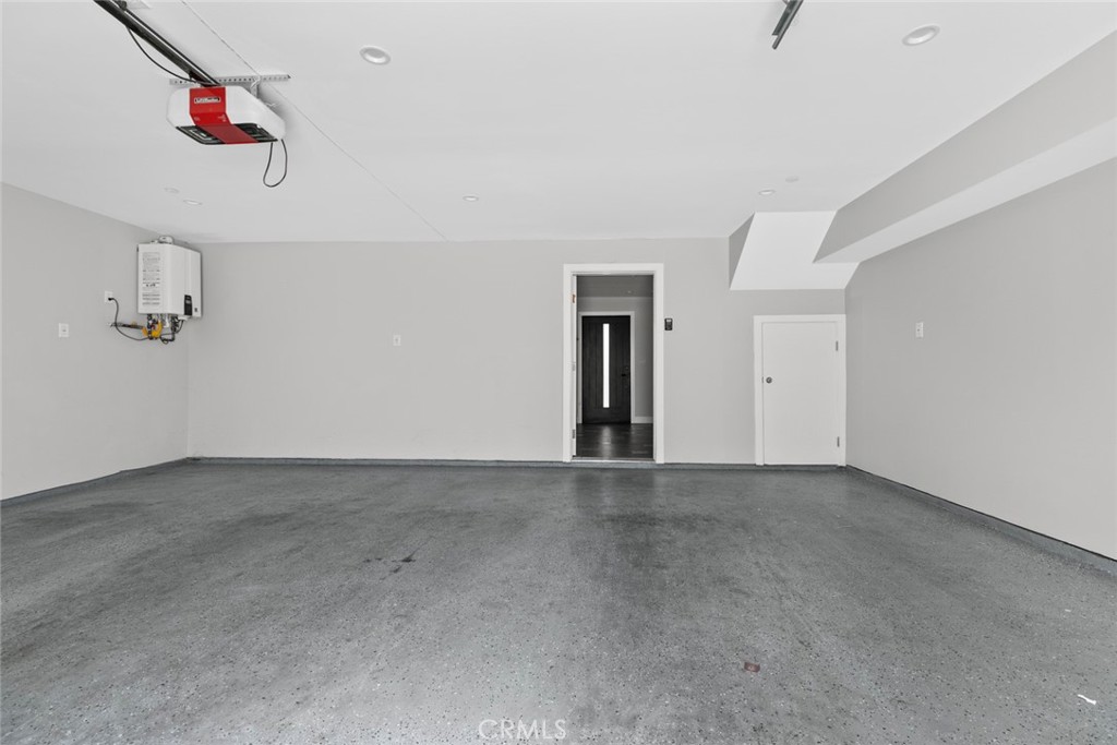 14436 1/2 Tiara Street