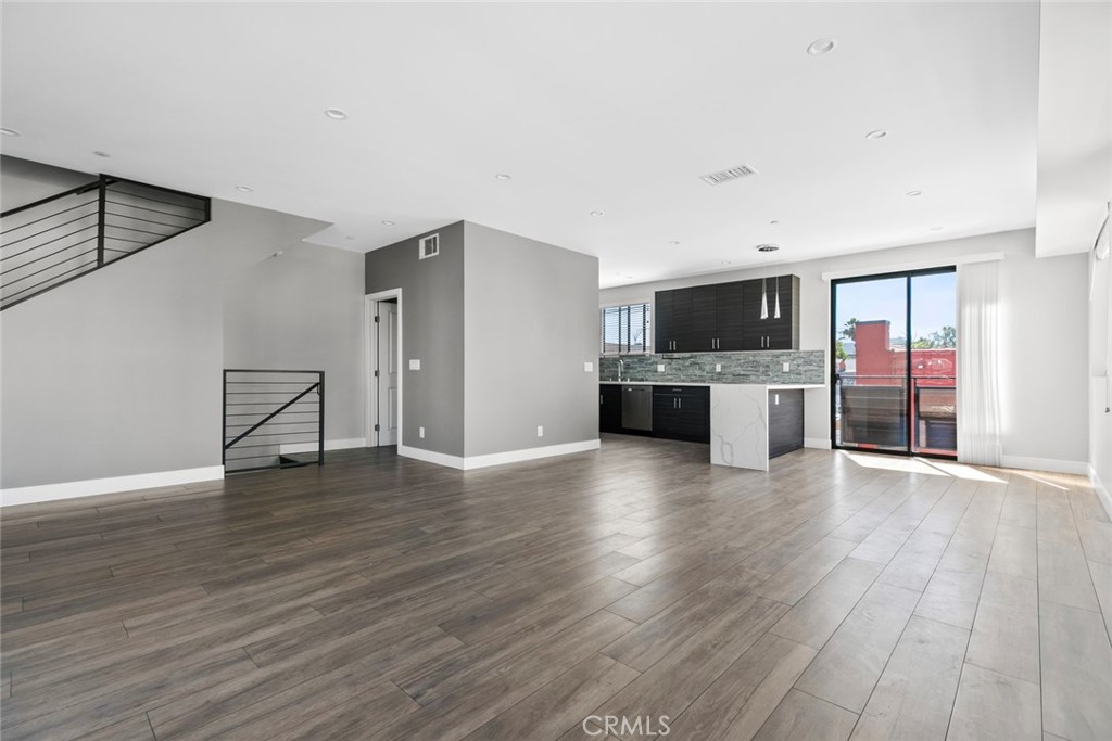 14436 1/2 Tiara Street