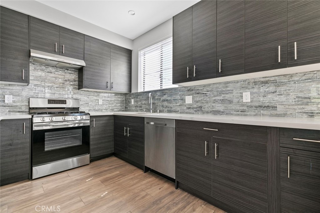 14436 1/2 Tiara Street