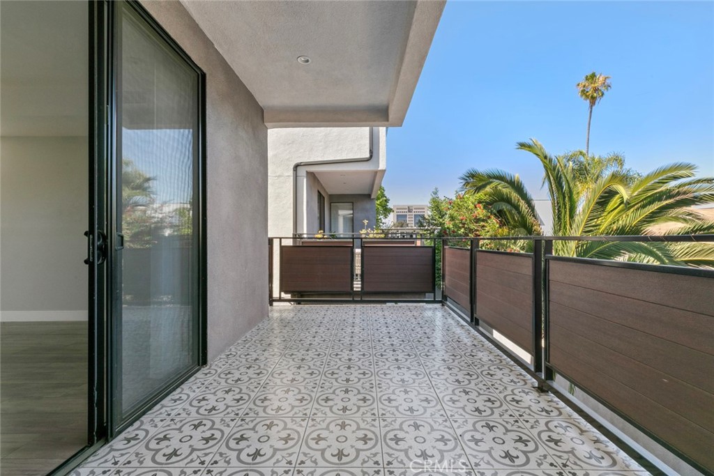 14436 1/2 Tiara Street