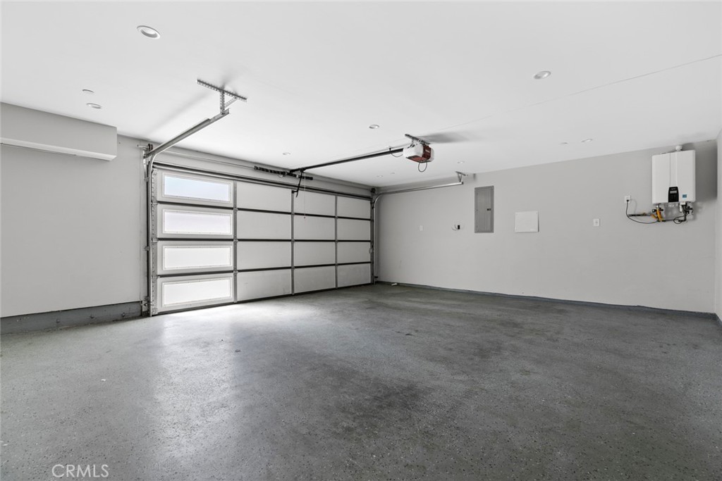 14436 1/2 Tiara Street