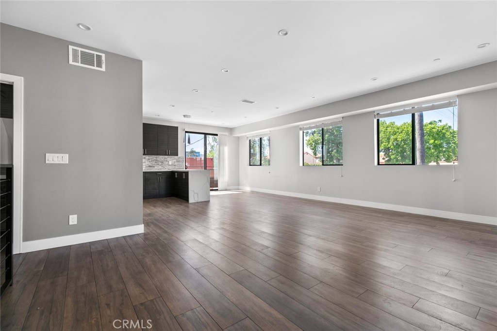 14436 1/2 Tiara Street