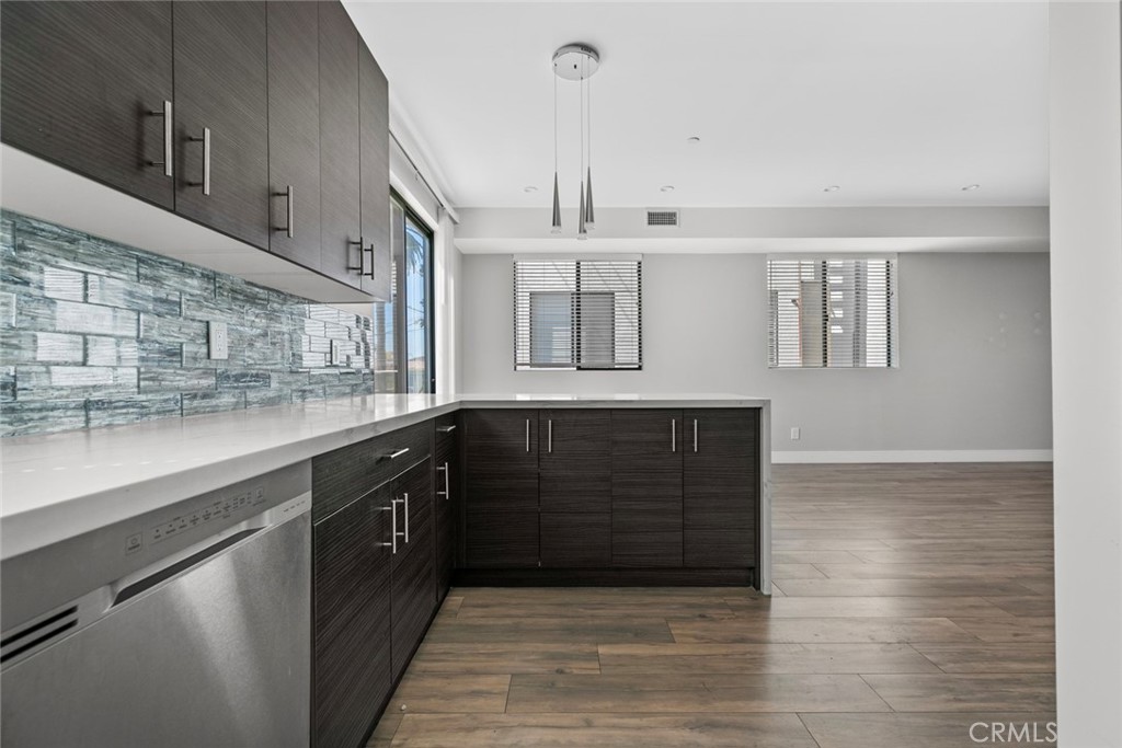 14436 1/2 Tiara Street