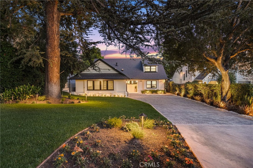 1558 Hillcrest