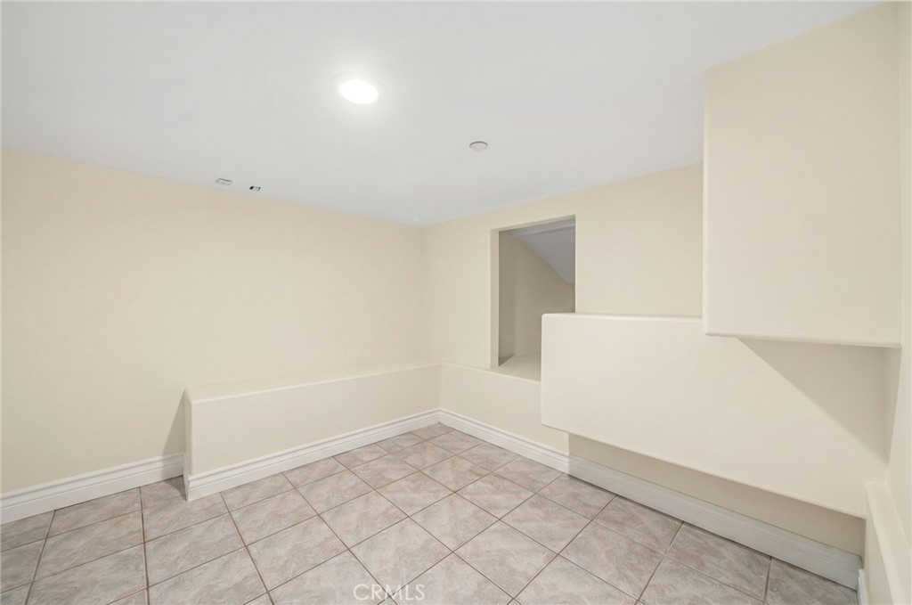 3426 Ayars Canyon