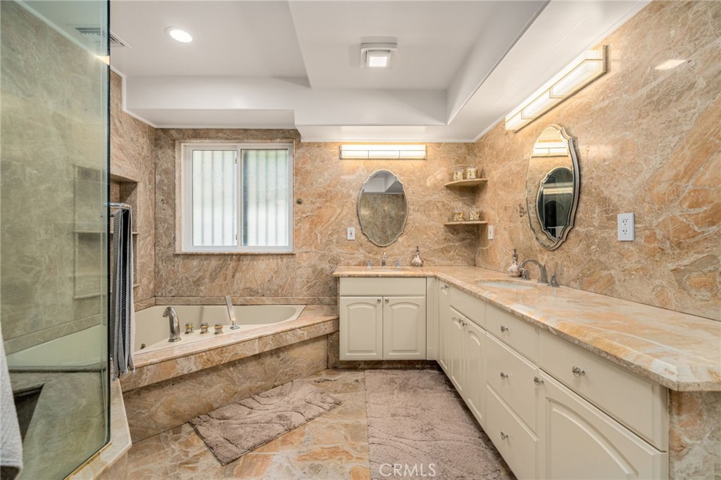 3426 Ayars Canyon
