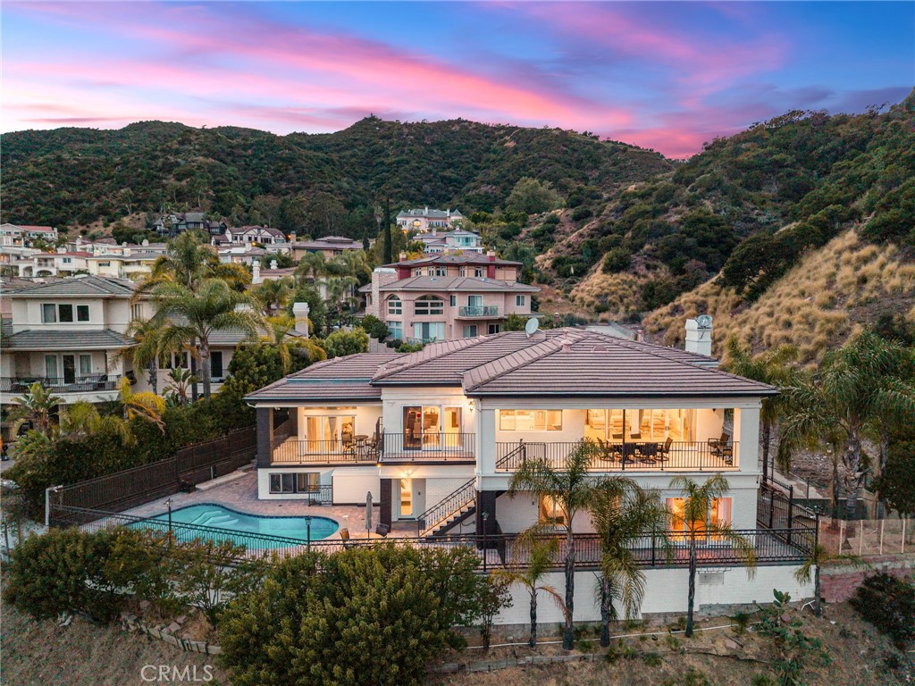3426 Ayars Canyon