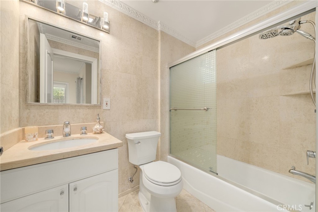 3426 Ayars Canyon