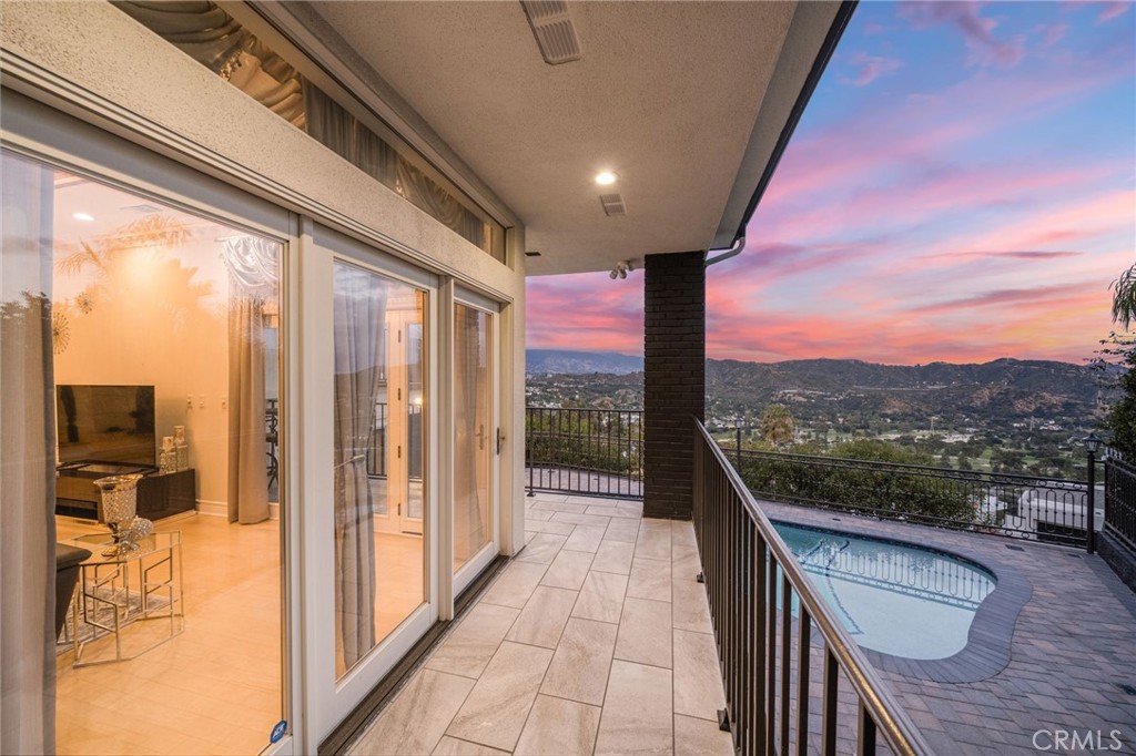 3426 Ayars Canyon