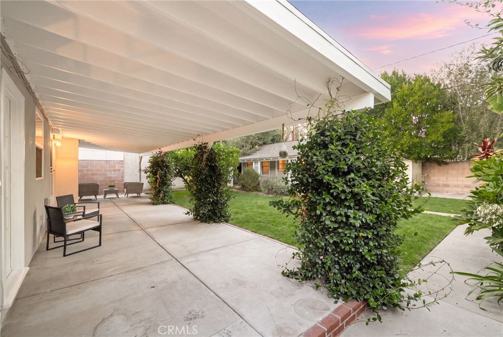 504 N Reese Place