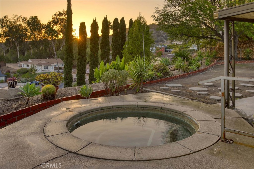 775 Ridge Drive