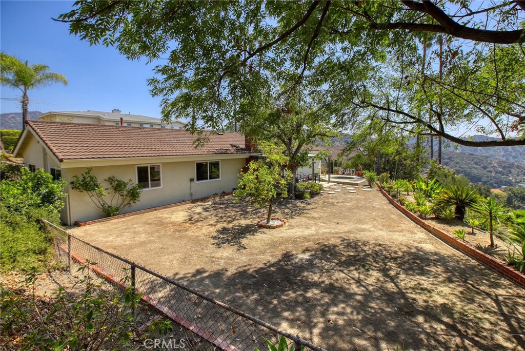775 Ridge Drive