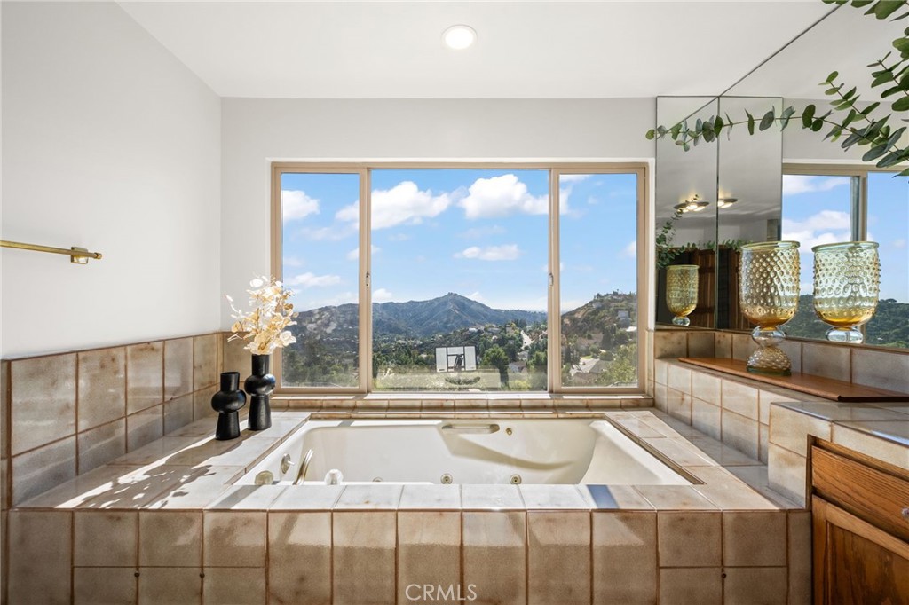 2521 Flintridge Drive