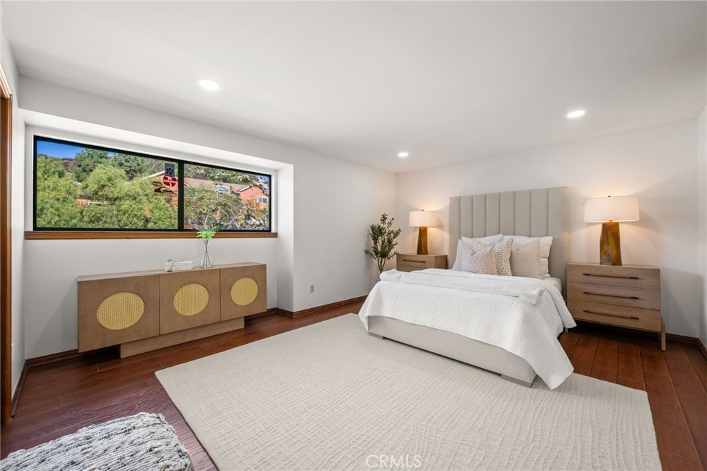 2521 Flintridge Drive