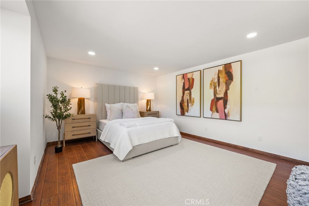 2521 Flintridge Drive