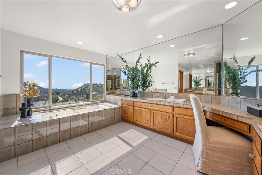 2521 Flintridge Drive