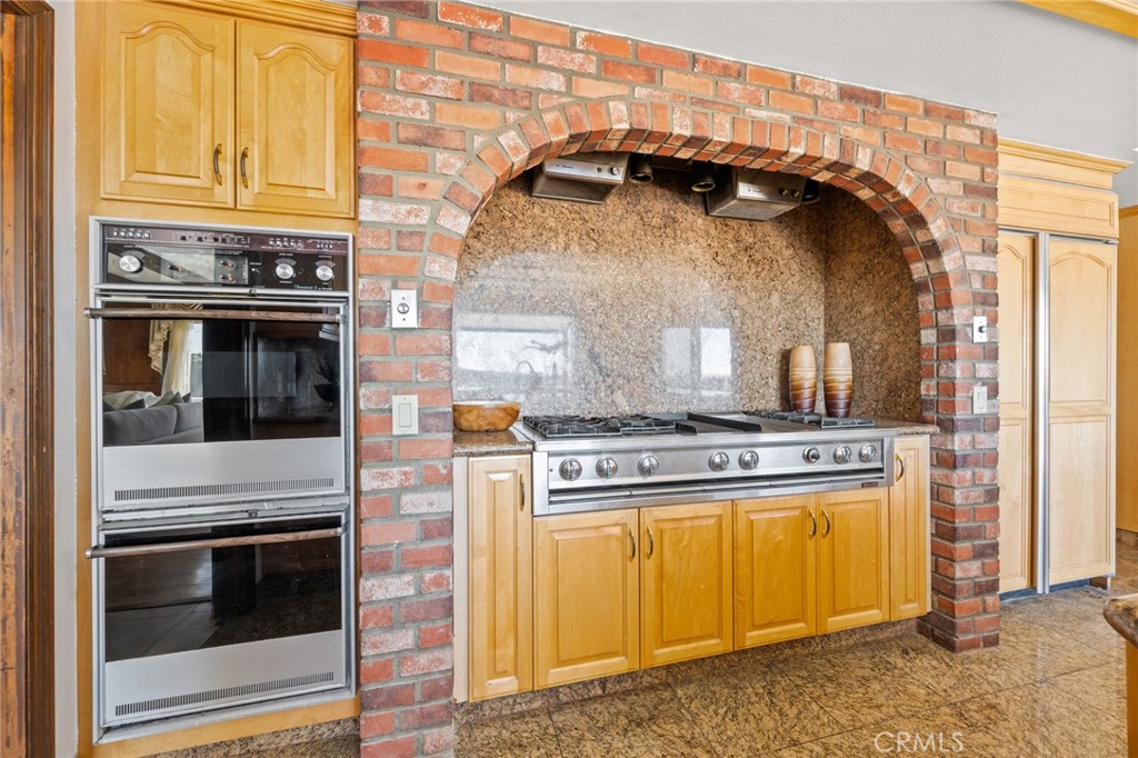 2521 Flintridge Drive