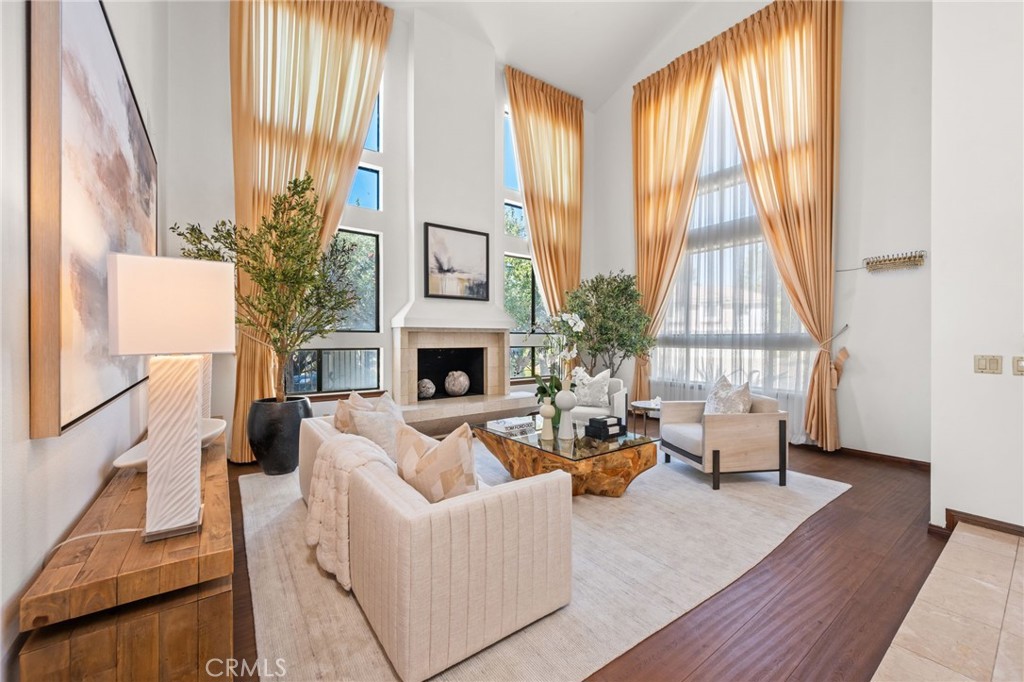 2521 Flintridge Drive