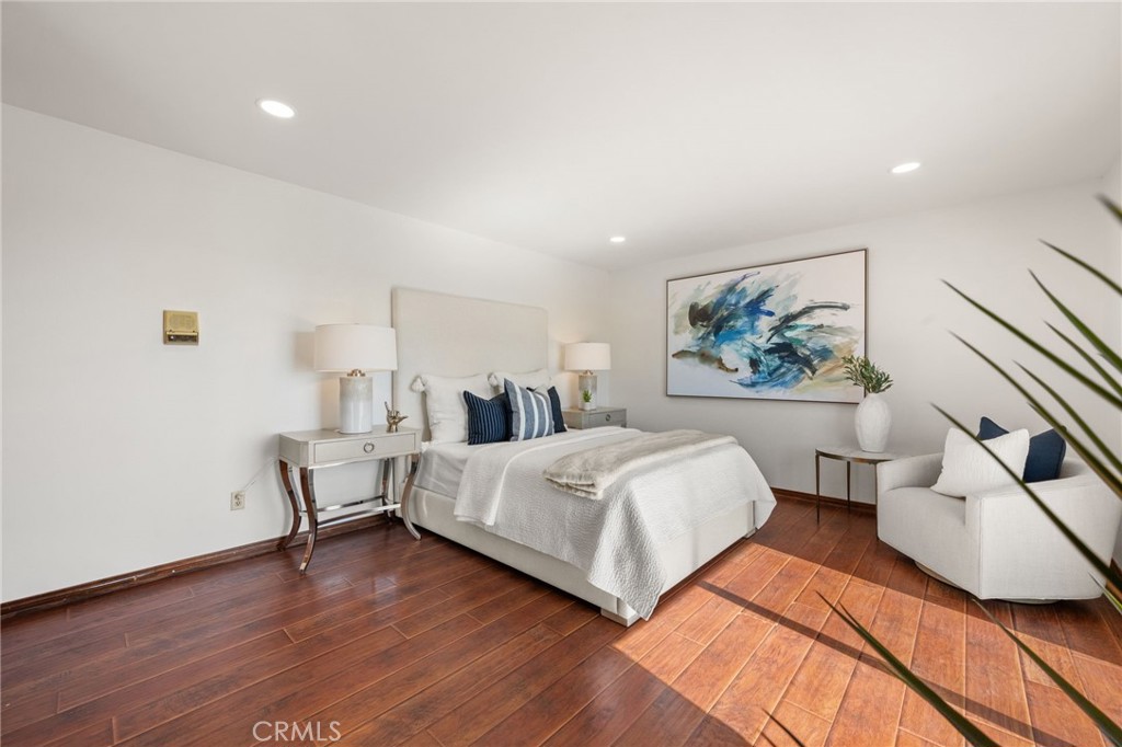 2521 Flintridge Drive