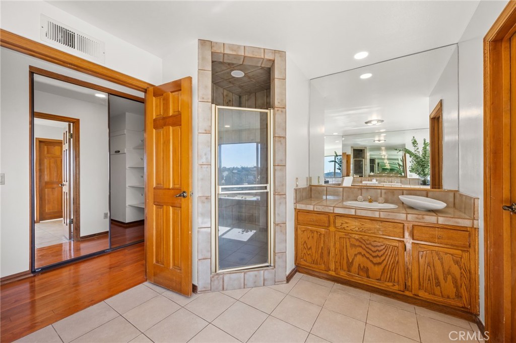 2521 Flintridge Drive