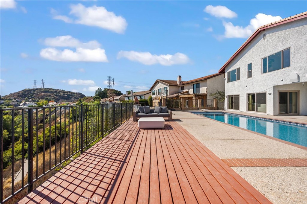 2521 Flintridge Drive