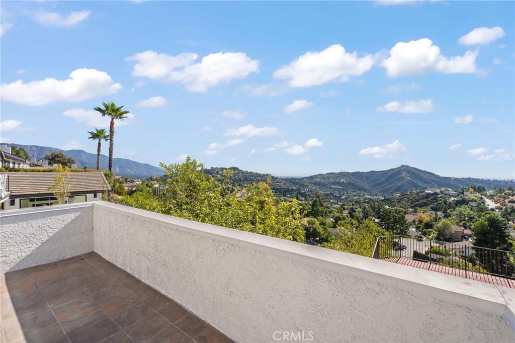 2521 Flintridge Drive