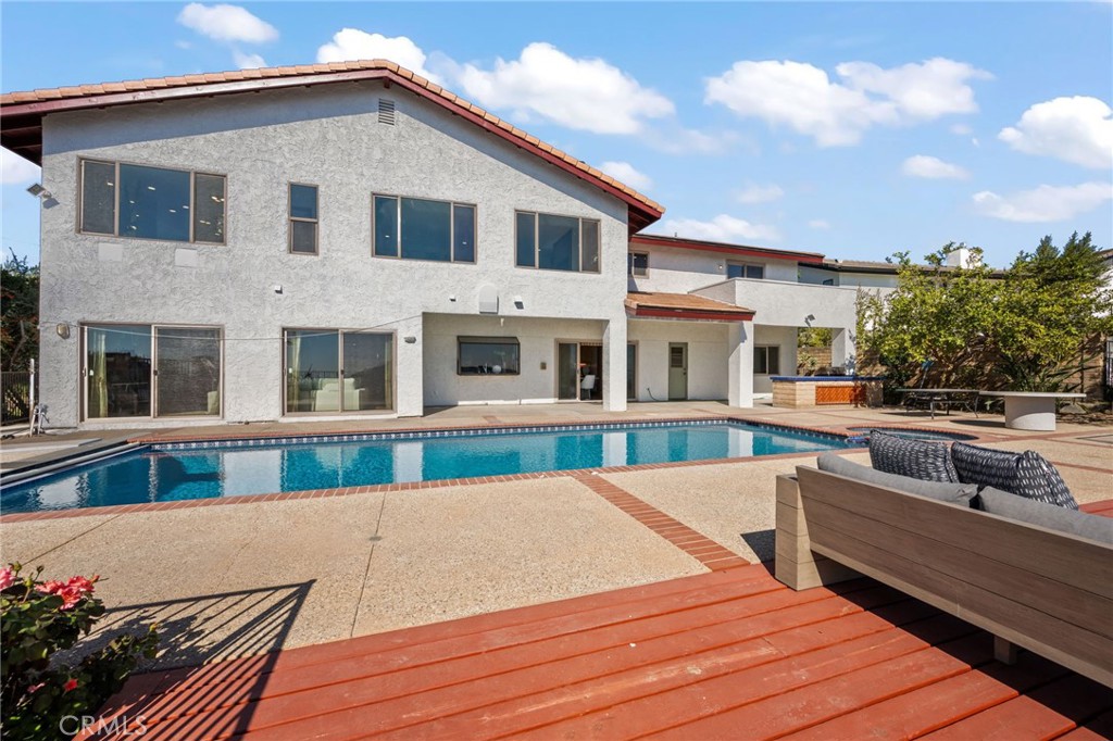 2521 Flintridge Drive