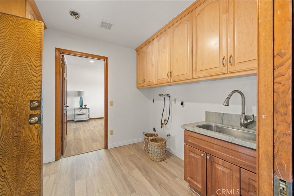 2521 Flintridge Drive