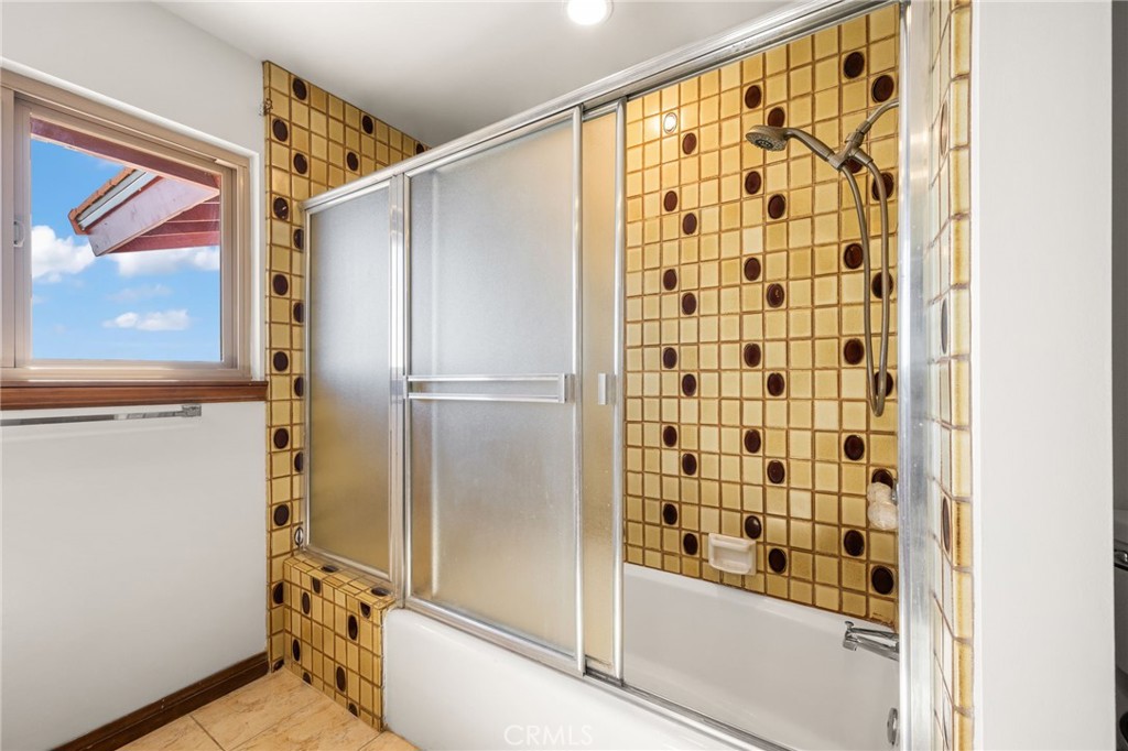 2521 Flintridge Drive