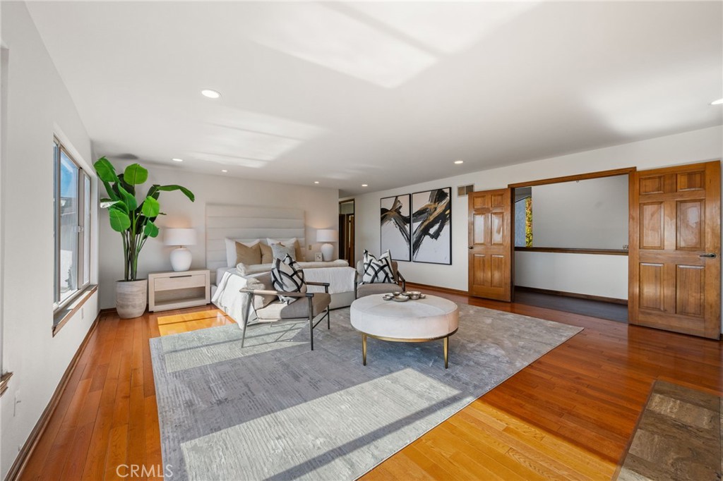 2521 Flintridge Drive