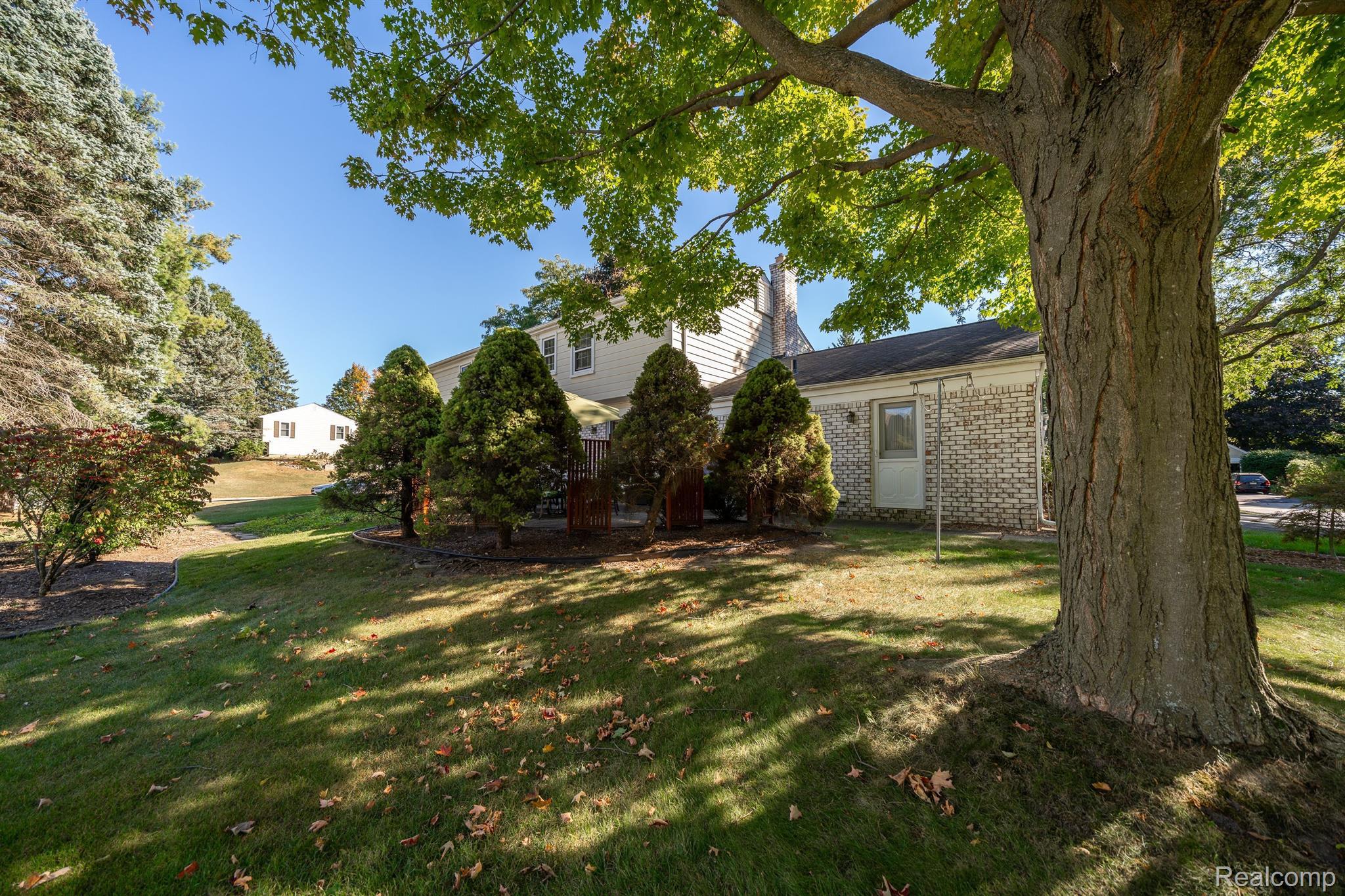 625 S SPINNINGWHEEL LN