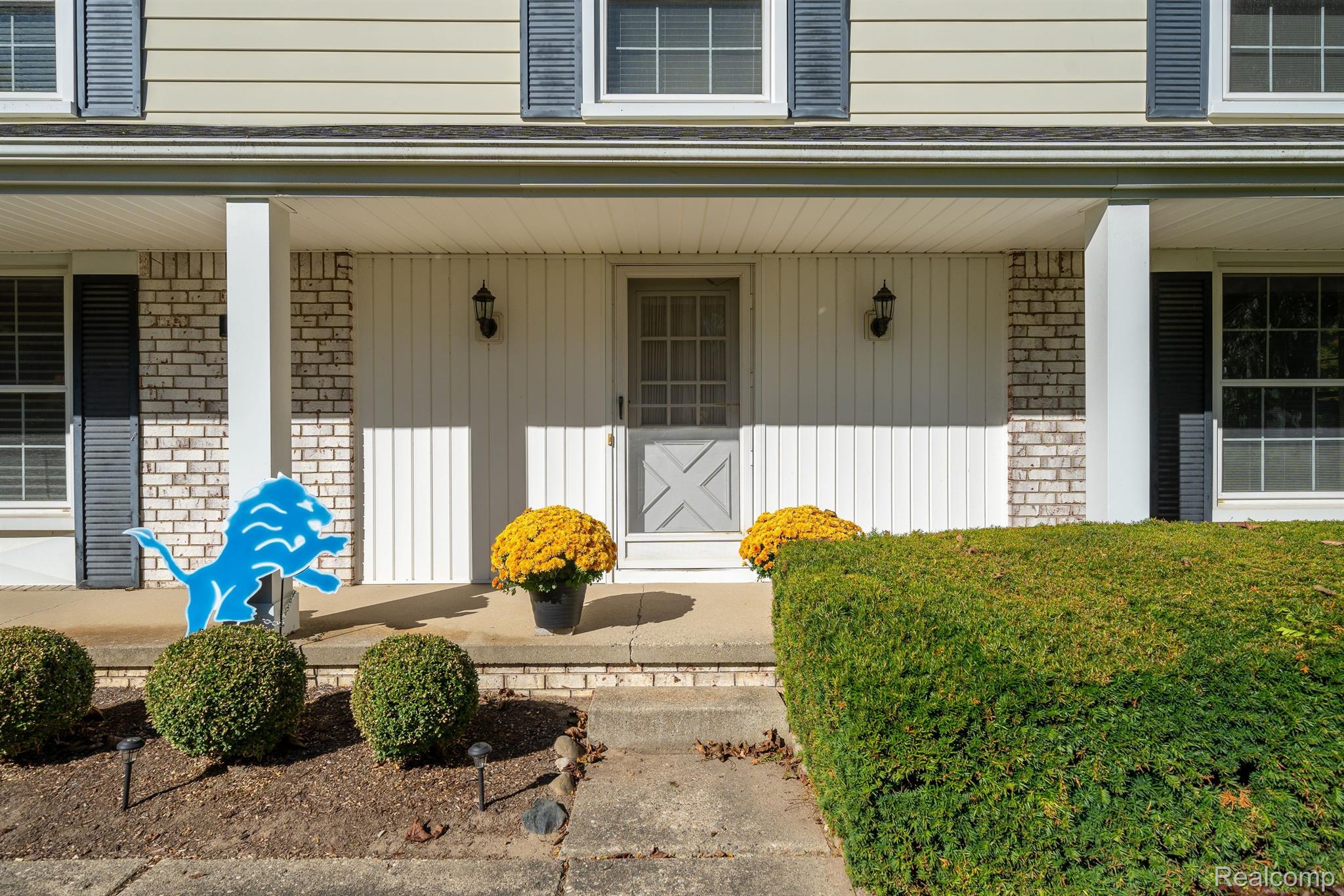 625 S SPINNINGWHEEL LN