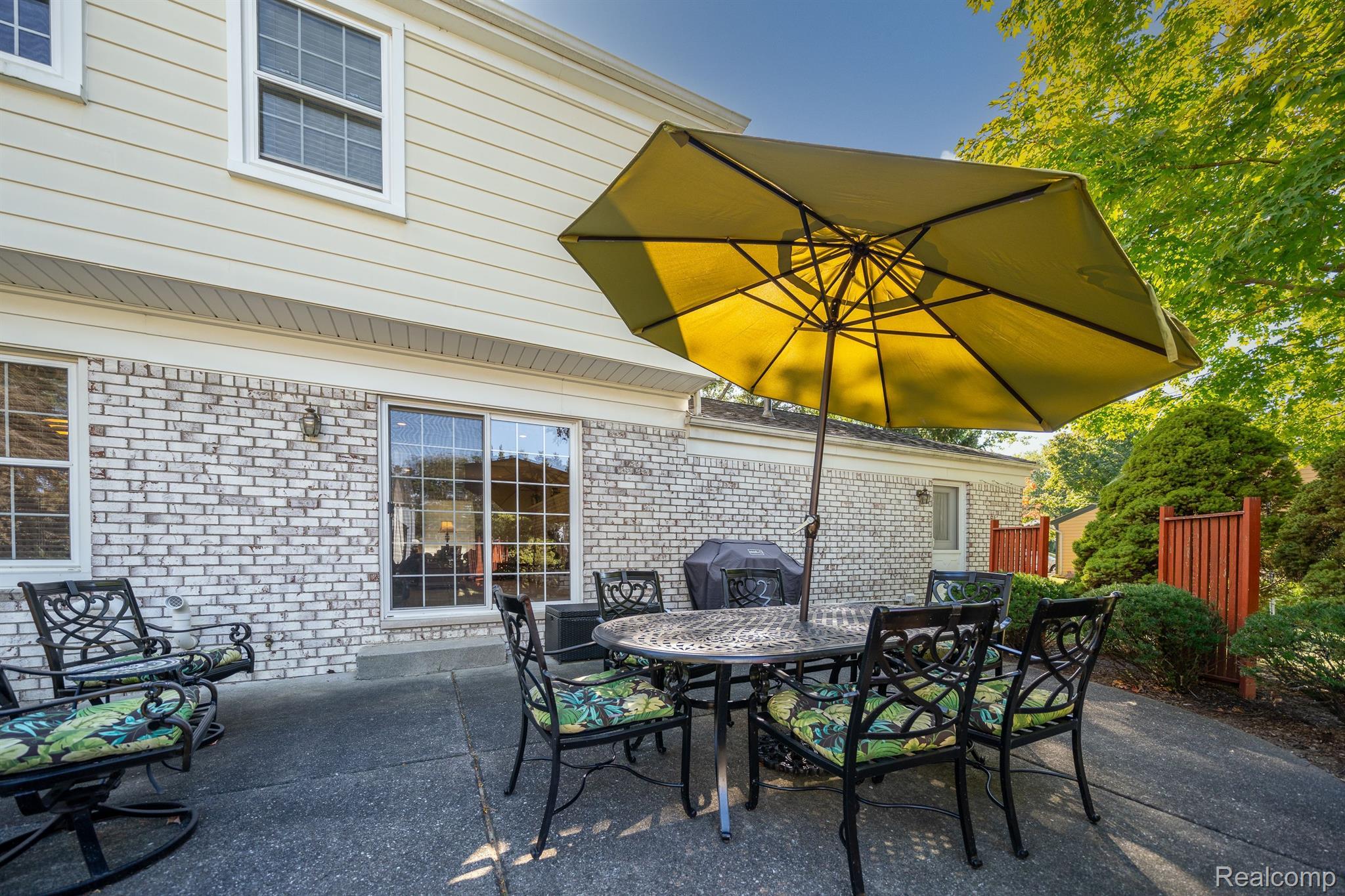 625 S SPINNINGWHEEL LN