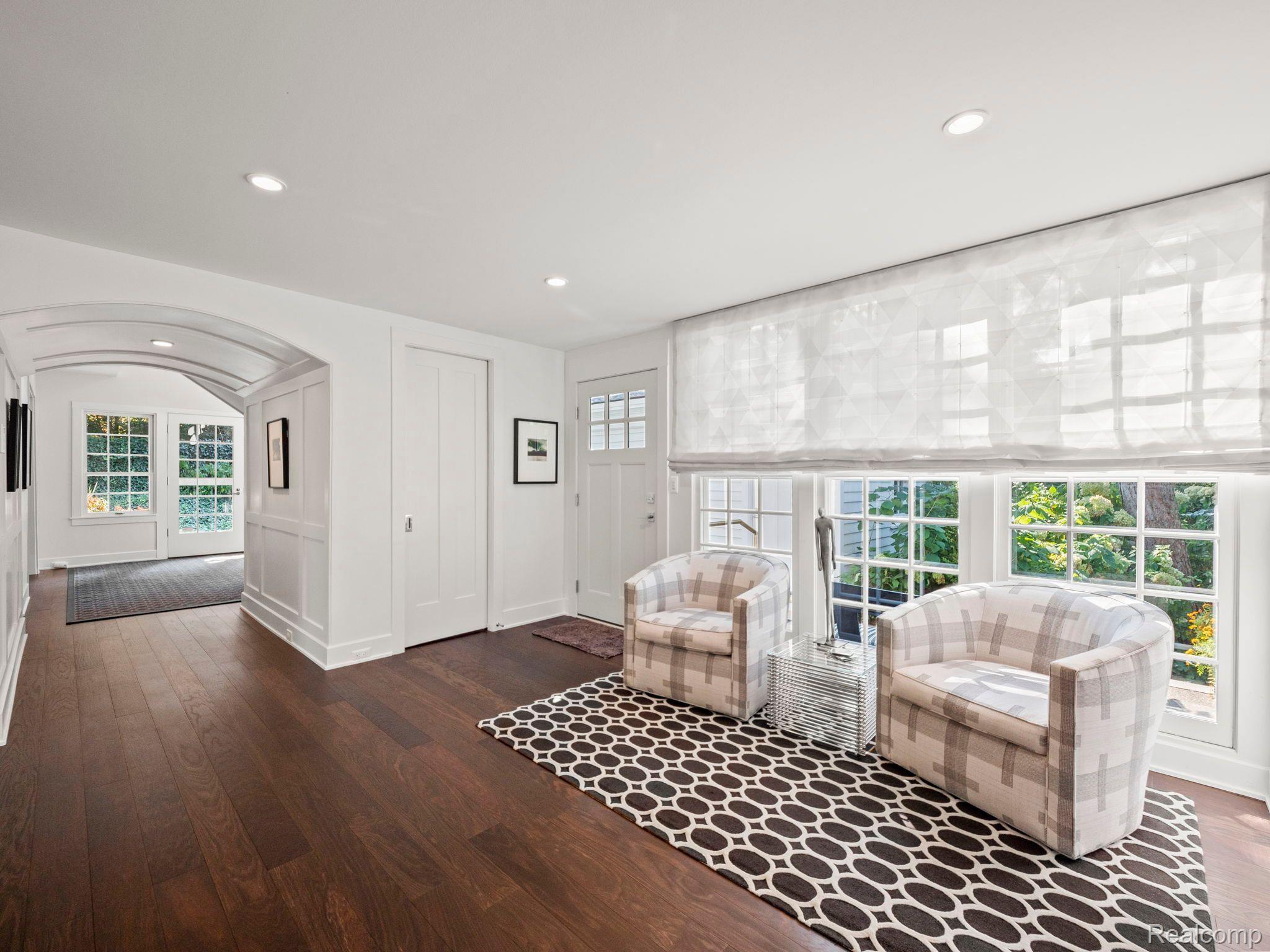 300 WARREN CRT