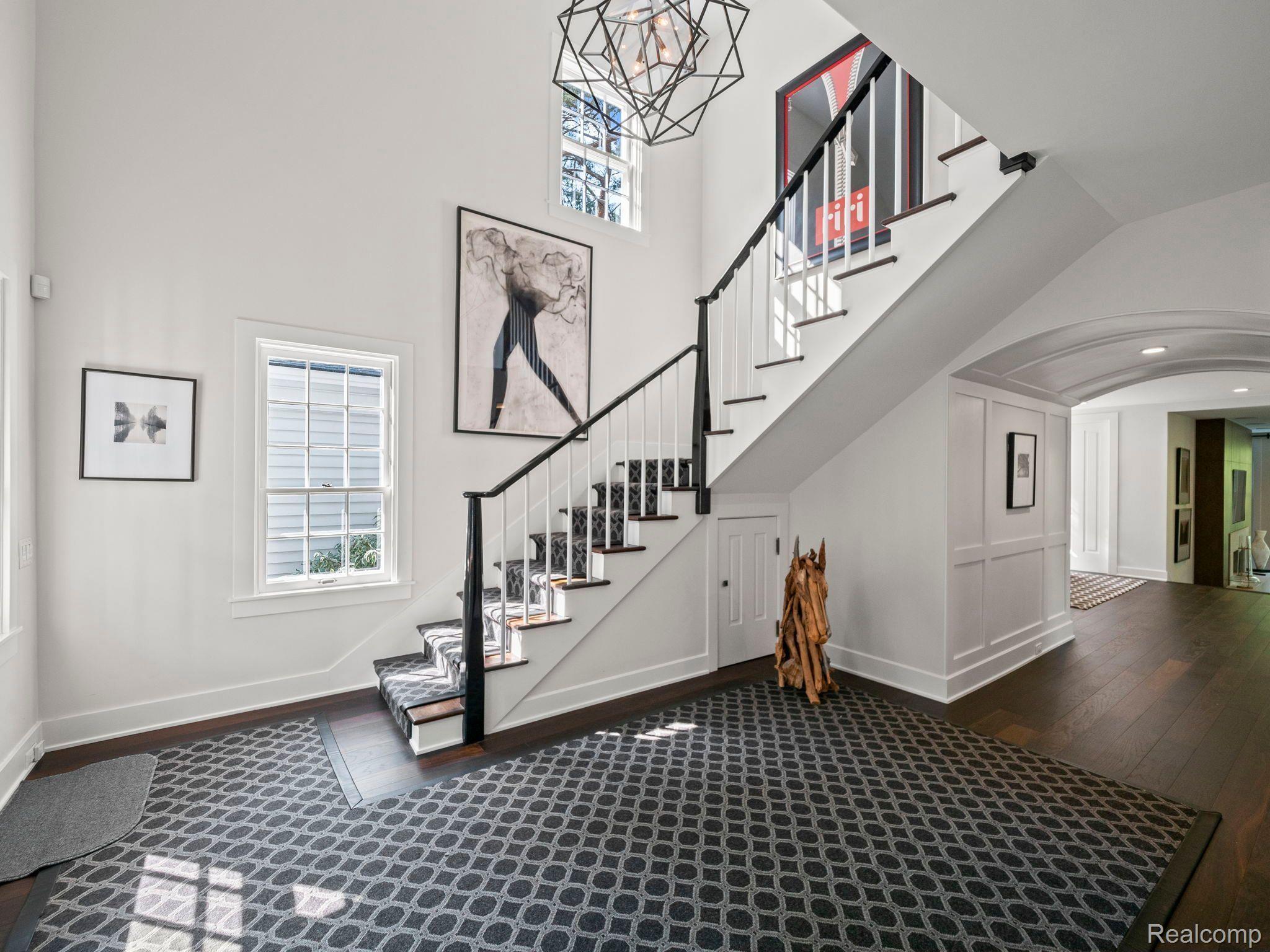 300 WARREN CRT