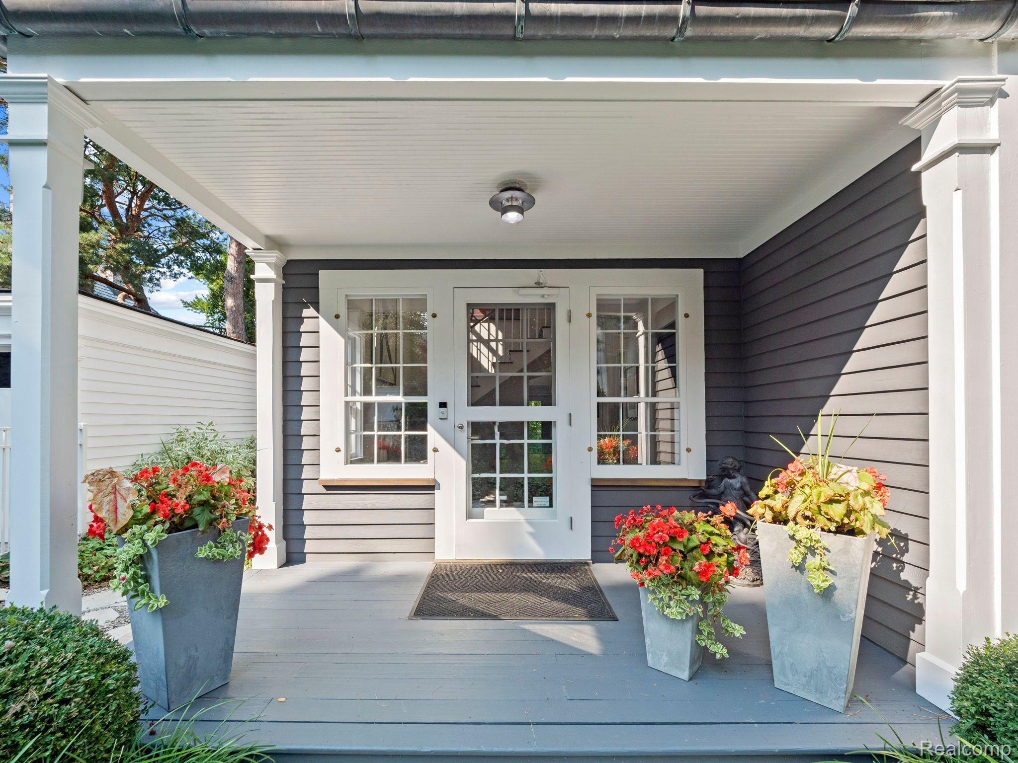 300 WARREN CRT